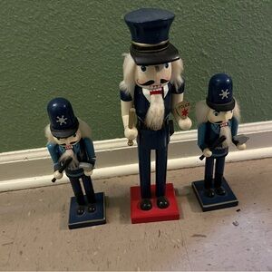 4 police officer nutcrackers